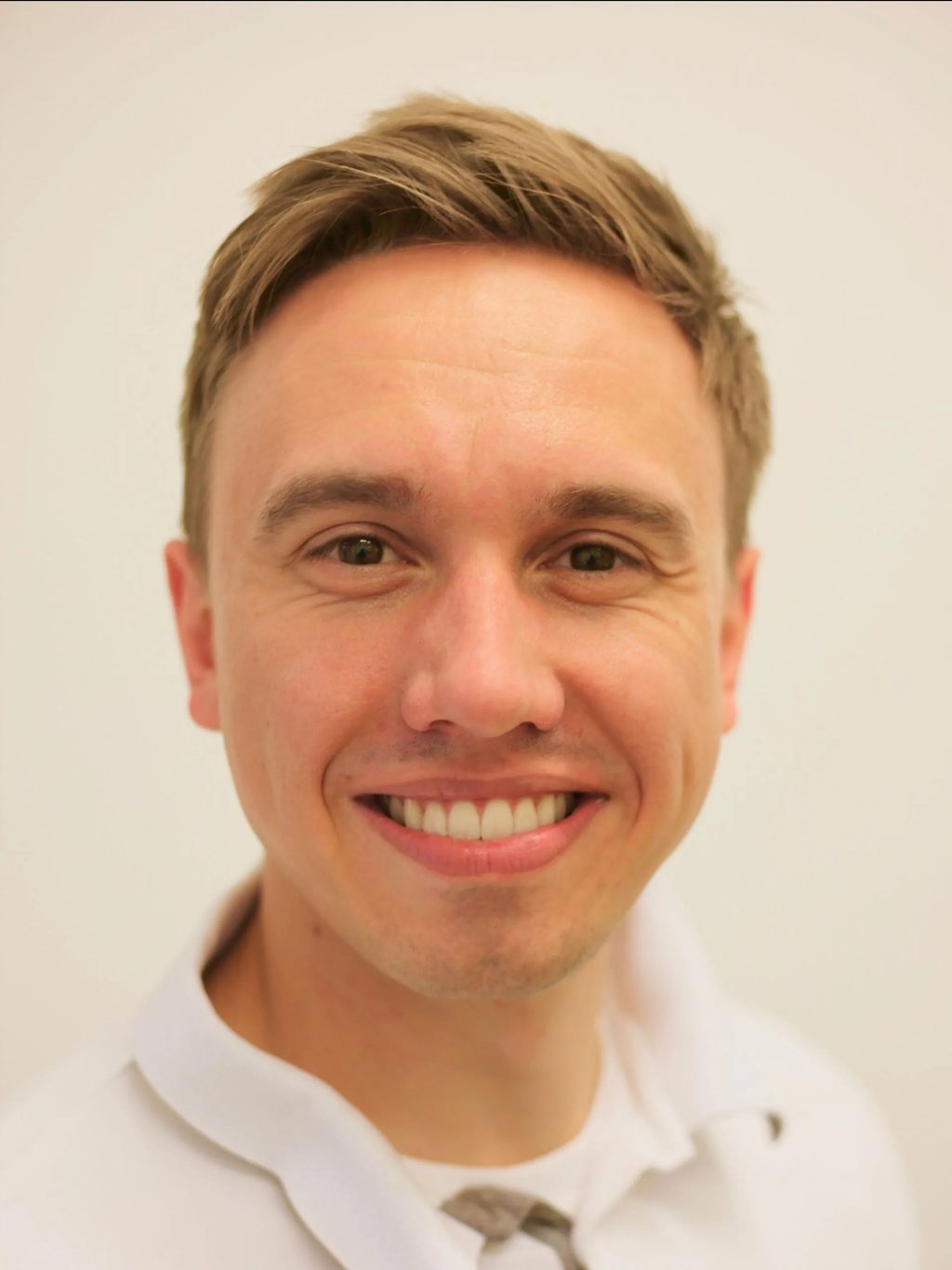Dr. Justin Fiedler, Zahnarzt in Berlin-Schmargendorf